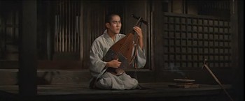 《怪谈"无耳芳一"故事中,芳一和尚在第几天与鬼交涉时全身覆上了