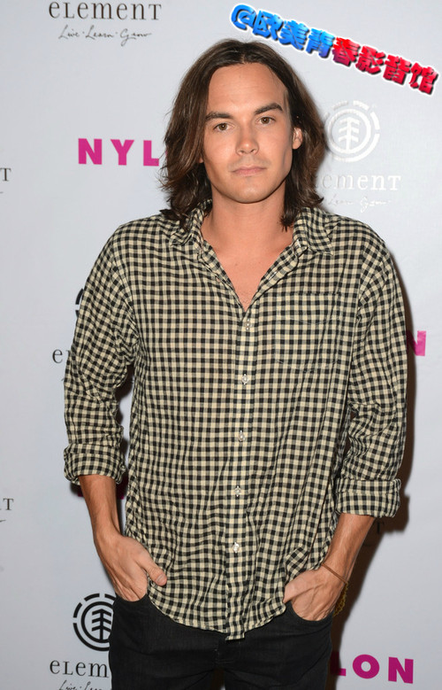 【<em>美少女的谎言</em>】Tyler Blackburn(<em>Caleb</em>)出席尼