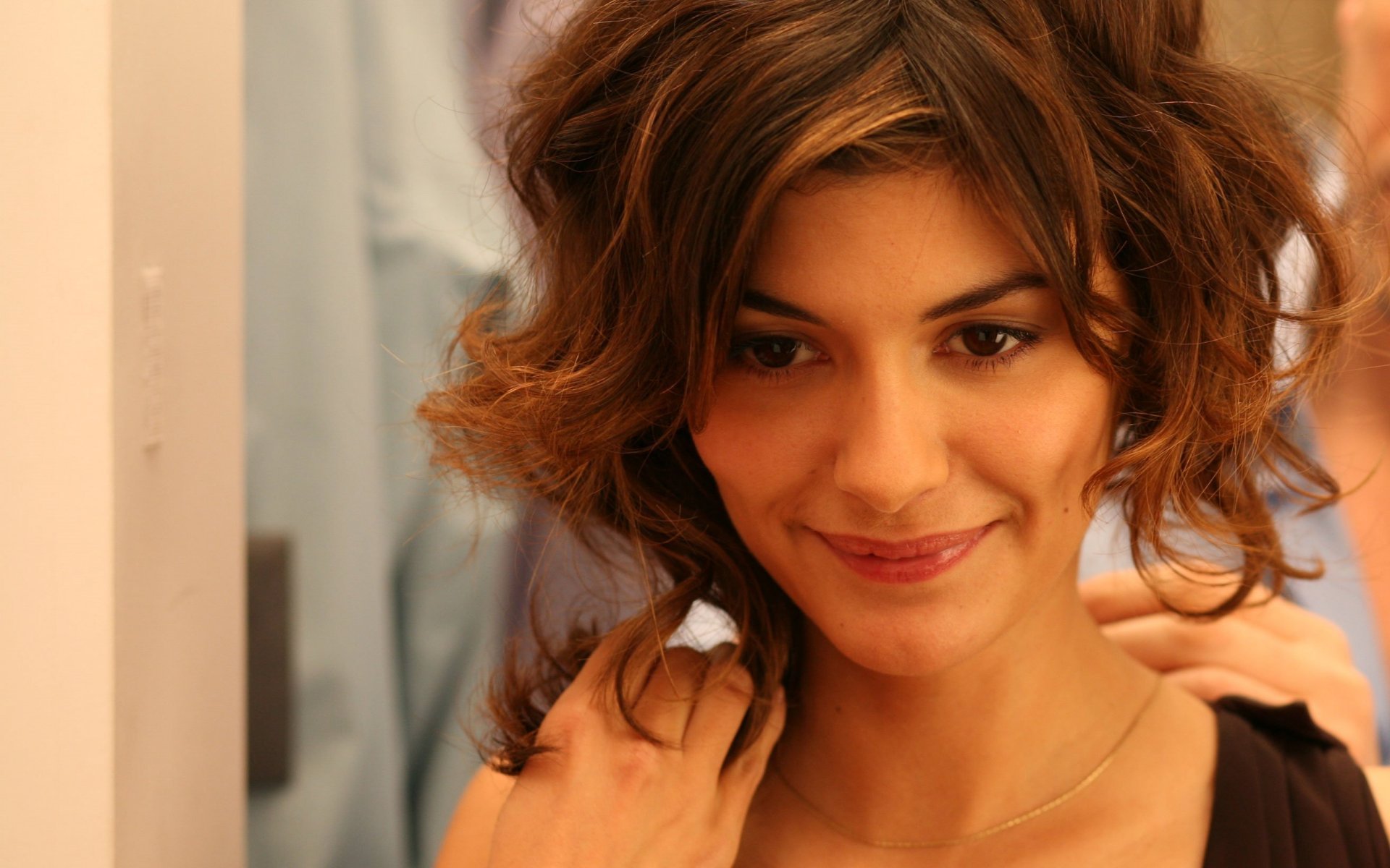 audrey-tautou-widescreen-wallpaper-audre